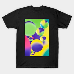 Colorful close up of oil drops in water T-Shirt